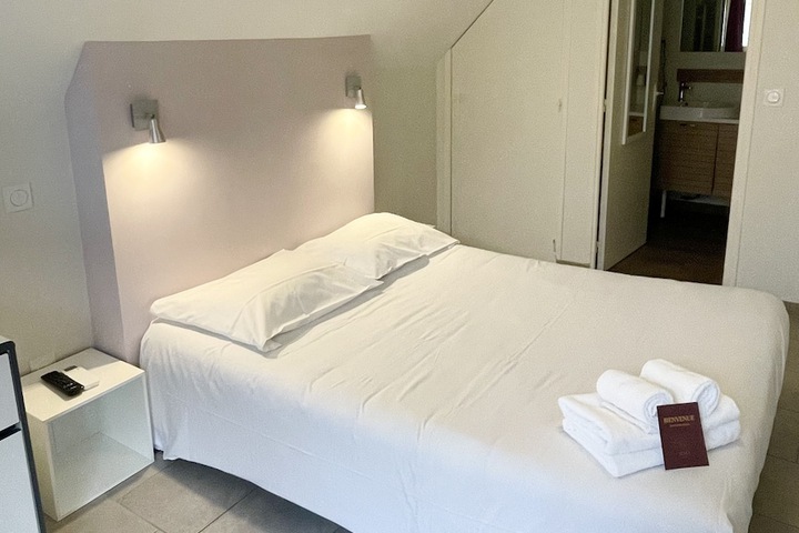 Room 8 of 36