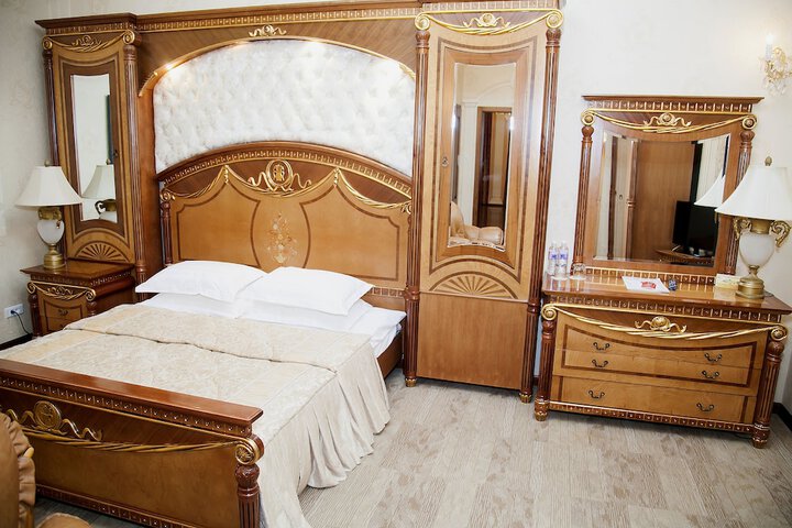 Room 14 of 60