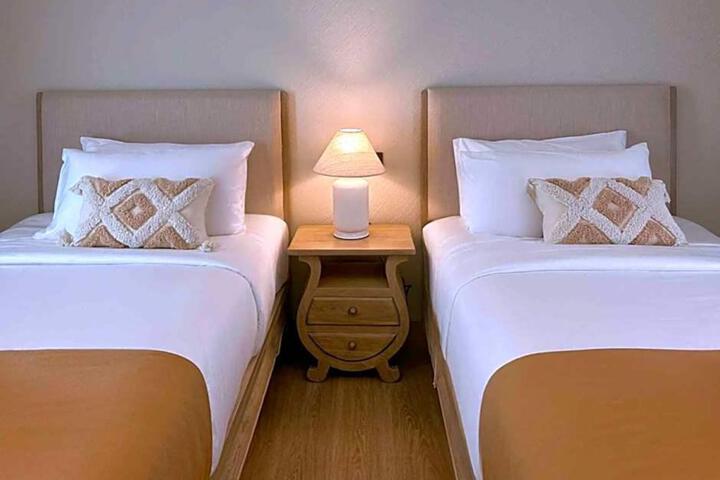 Room 4 of 6