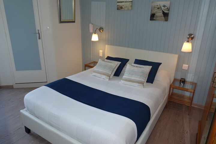 Room 10 of 22