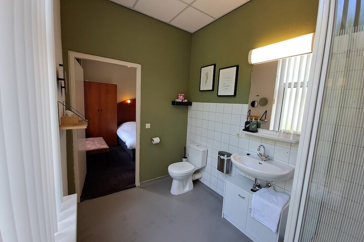 Room 7 of 19