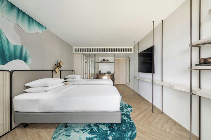 Room 10 of 101