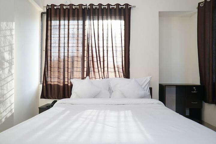 Room 4 of 7