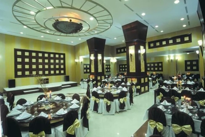 Dining 19 of 30