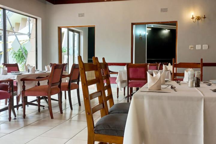 Dining 121 of 136