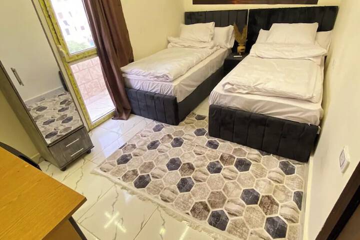 Room 6 of 27