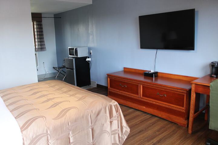 1 King Bed (11 of 42)