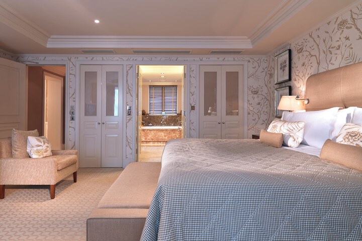 Room 46 of 112