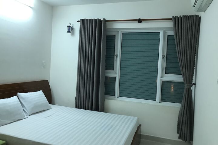 Room 5 of 14