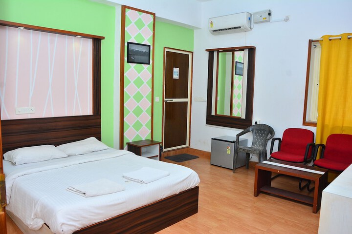 Room 17 of 37