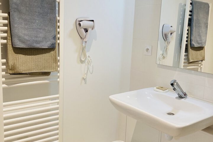 Room 94 of 141