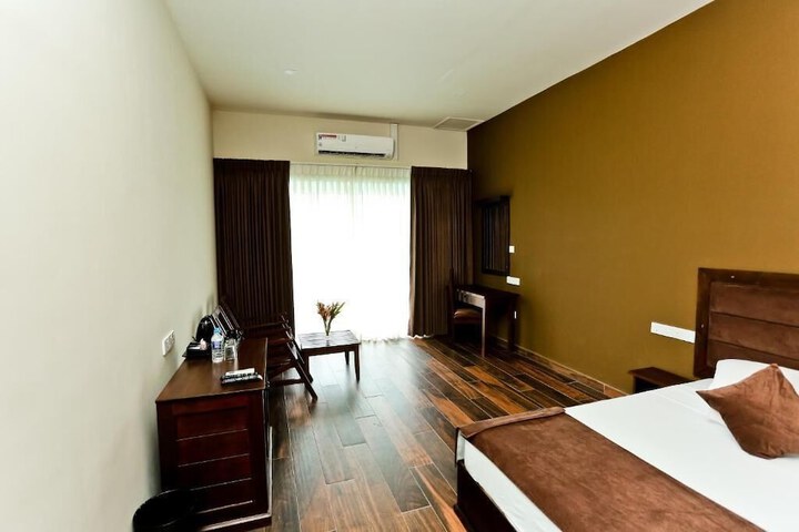 Room 10 of 43