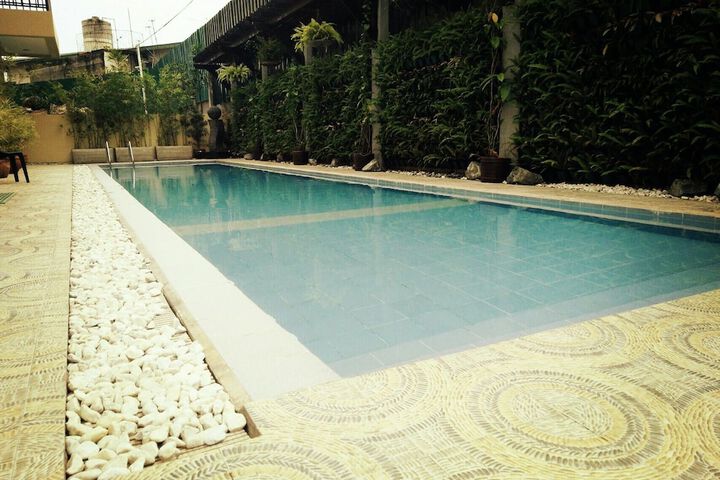 Pool 19 of 21