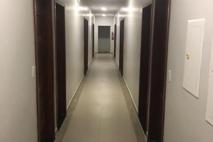 Ballroom/Hall 15 of 17