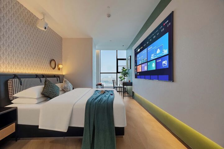 Room 13 of 54