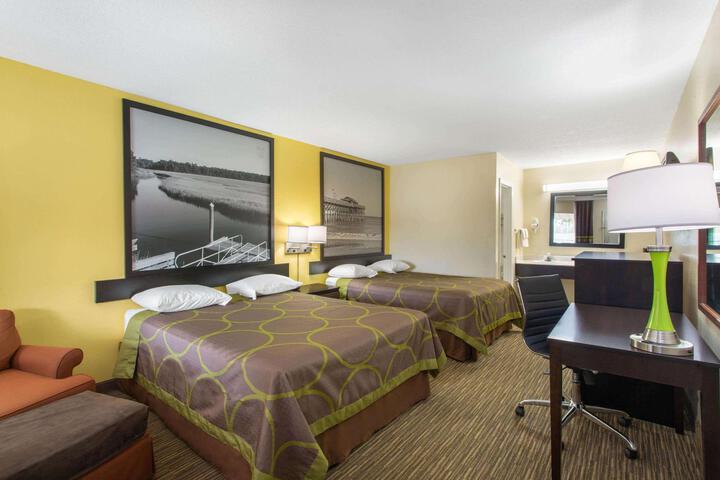 Double Accessible King Size Bed (2 of 8)