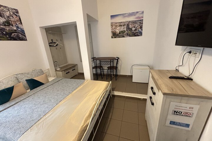Room 45 of 109