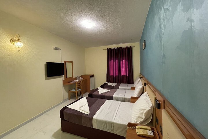 Room 53 of 103