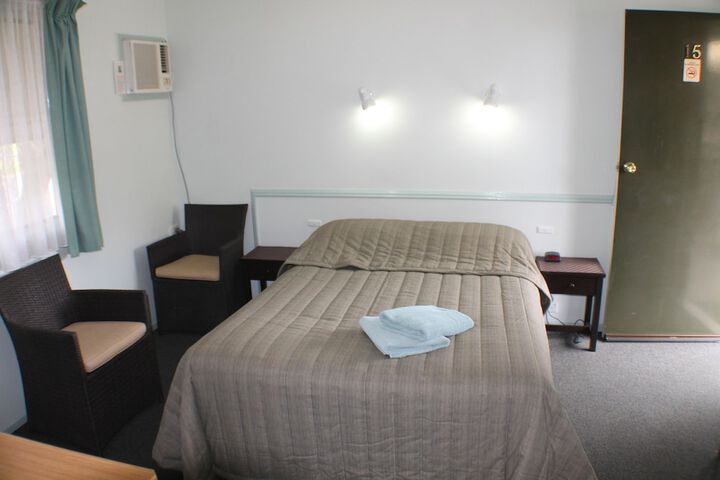 Room 6 of 31