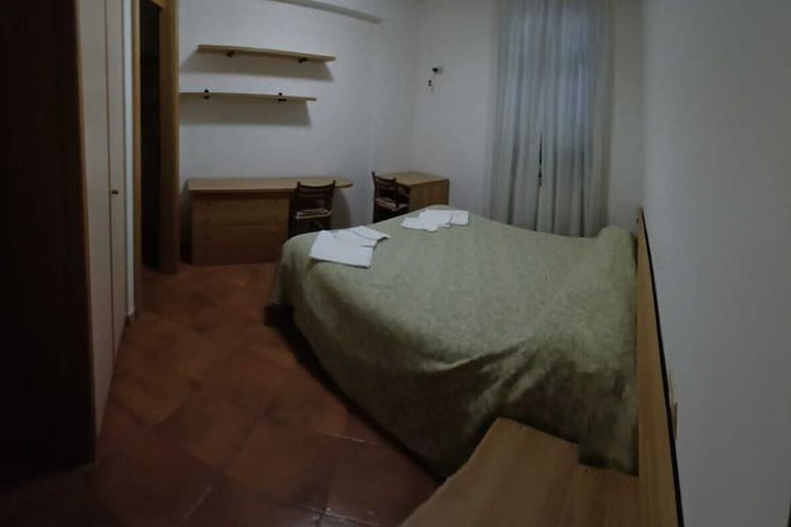 Room 4 of 13