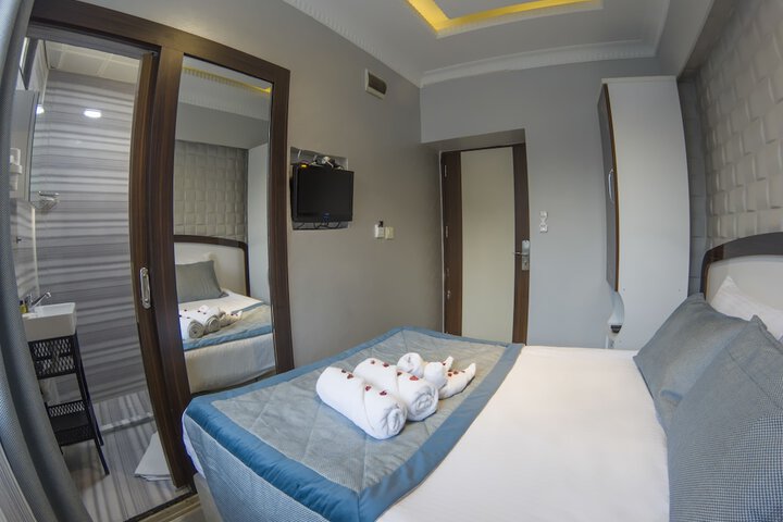 Room 28 of 98