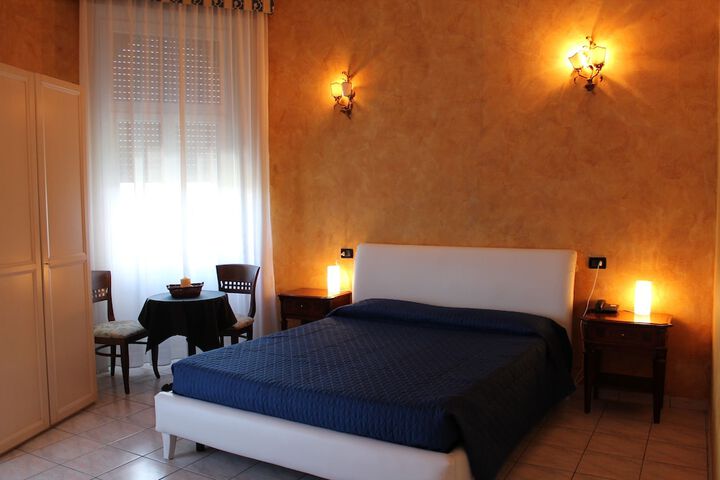 Room 14 of 90