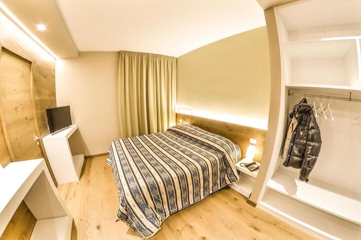 Room 14 of 44