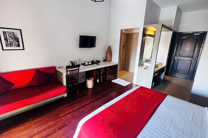 Room 65 of 174