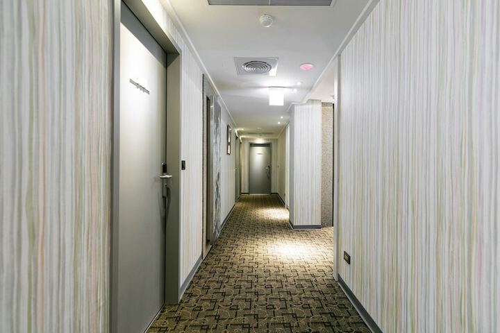 Ballroom/Hall 36 of 43