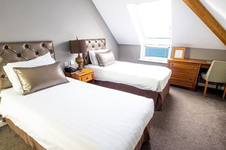 Room 2 of 20