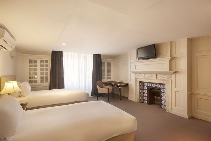 Room 11 of 29