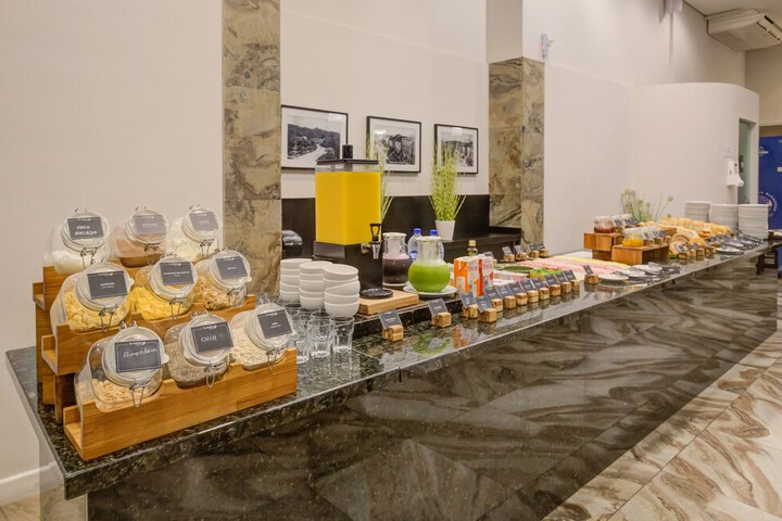 Dining 49 of 69