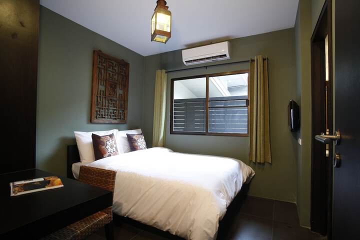 Room 25 of 65
