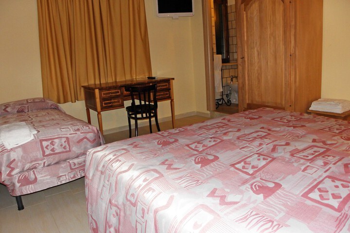 Room 14 of 32