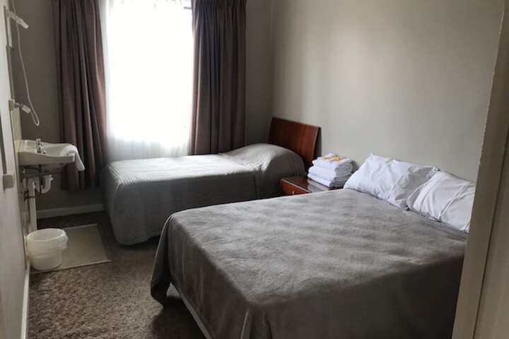 Room 12 of 38