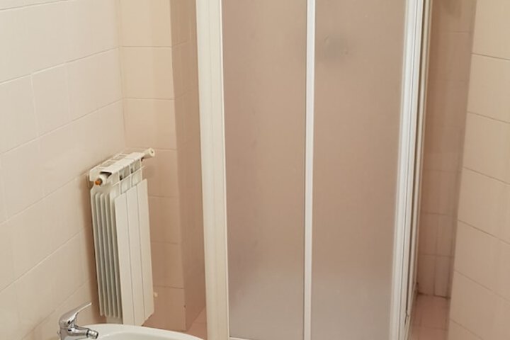 Room 70 of 132