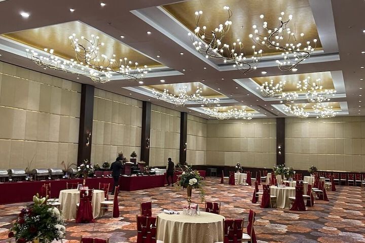 Ballroom/Hall 94 of 115