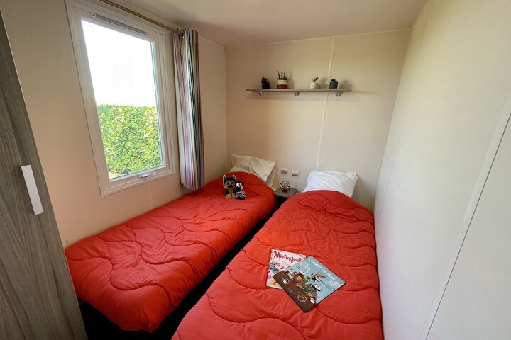Room 4 of 28