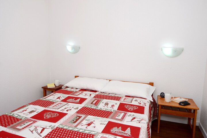 Room 7 of 13