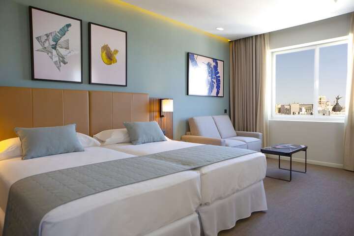 Room 34 of 202