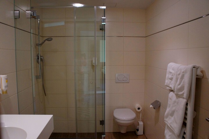 Room 115 of 130