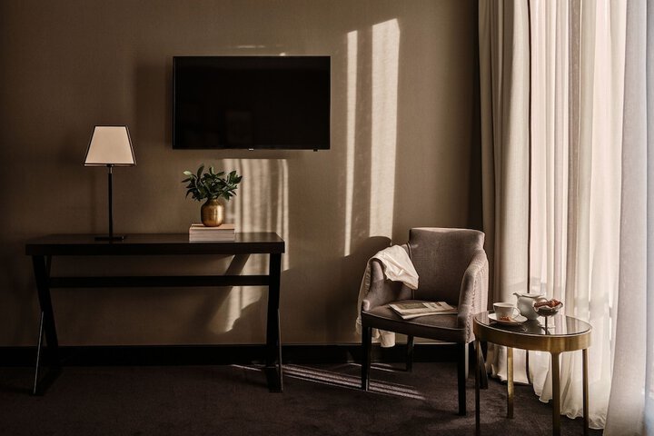 Room 15 of 98