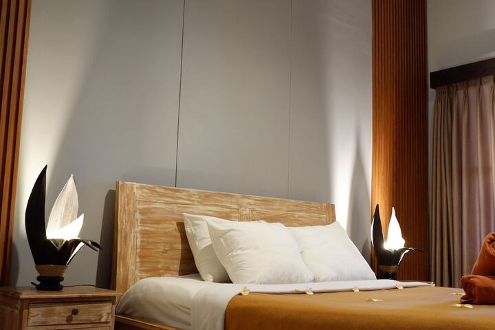 Room 28 of 118