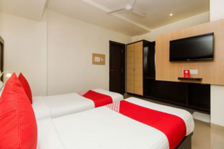 Room 10 of 26