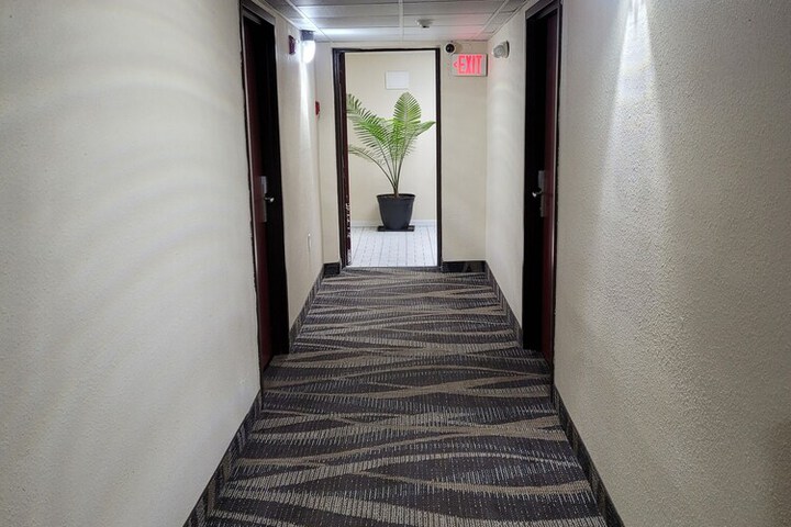 Ballroom/Hall 37 of 54