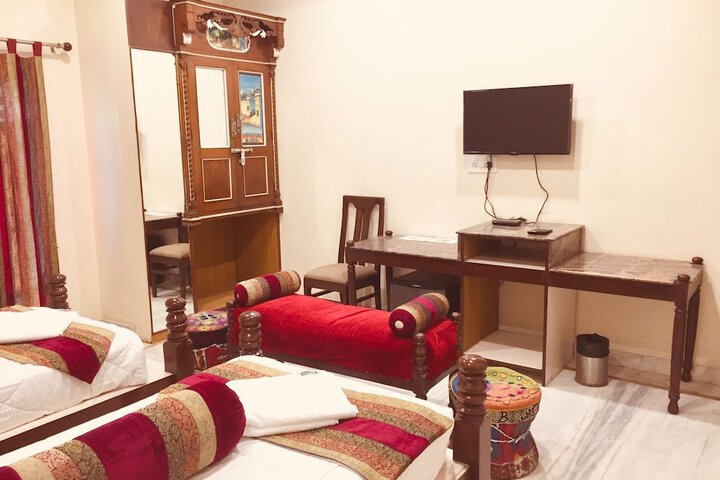 Room 15 of 26
