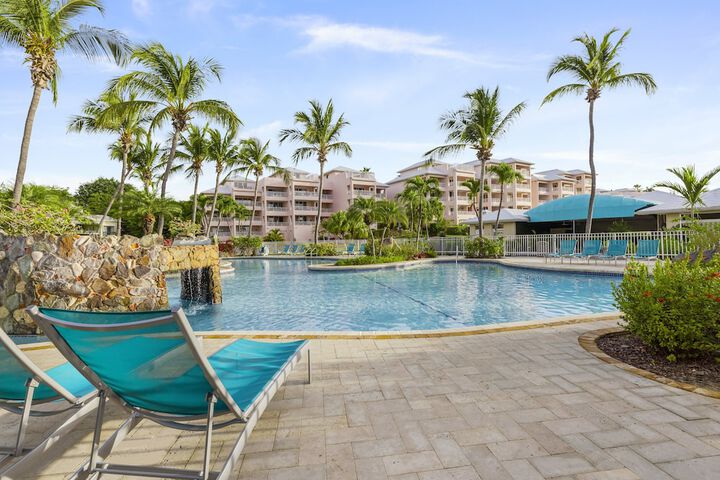 Pool Hotel