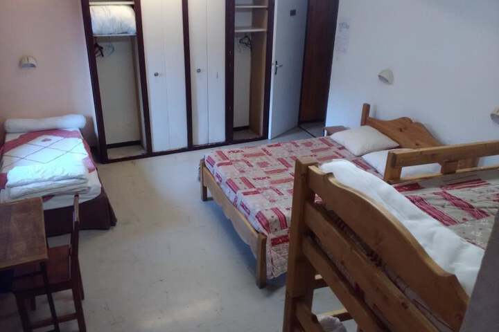 Room 6 of 50