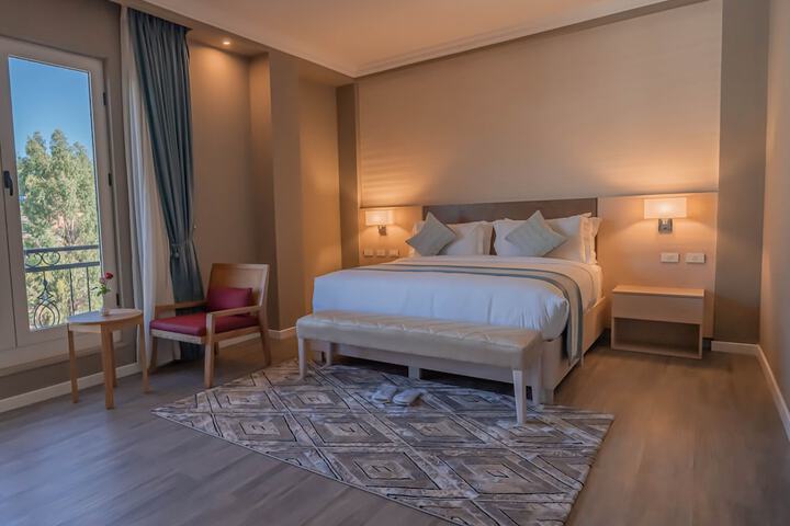Room 40 of 76