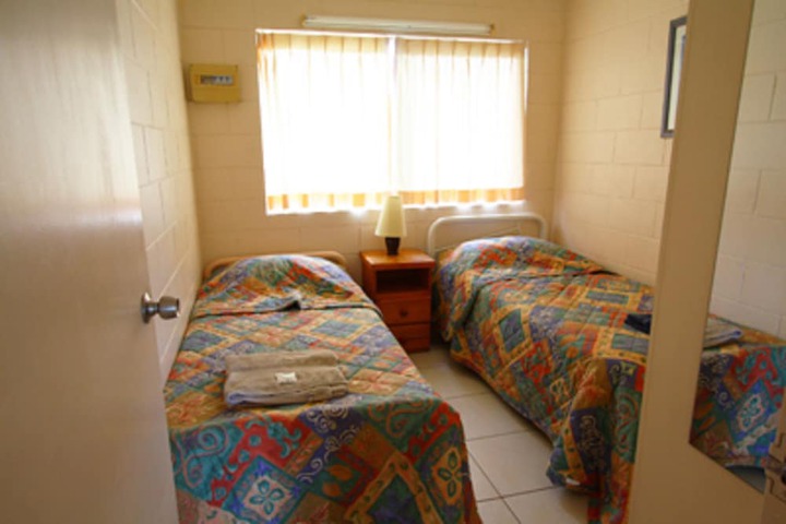 Room 4 of 16